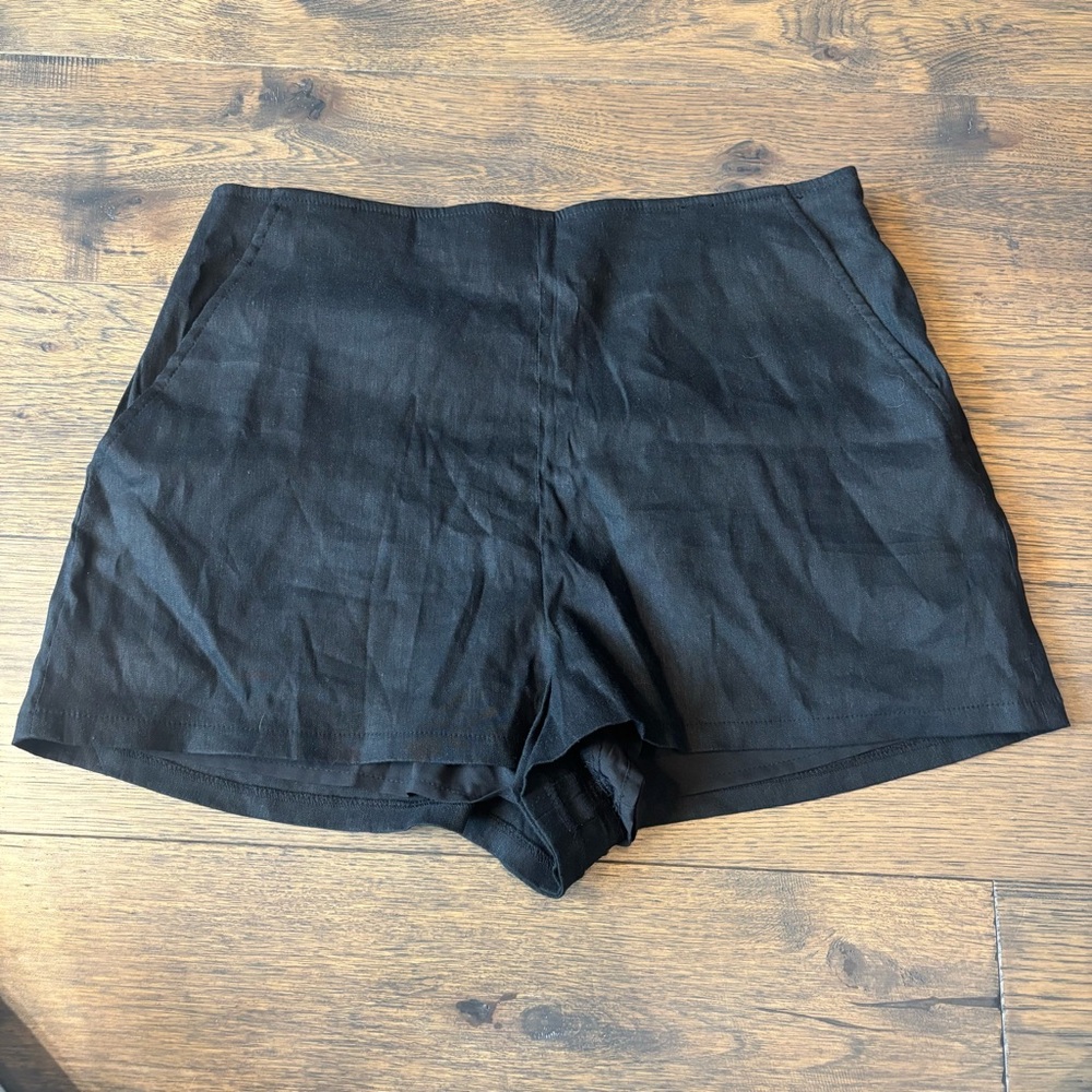 Leith High Waist Black Linen Looking Shorts